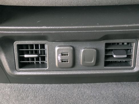 Used 2022 Chevrolet Silverado 1500 LT image 15