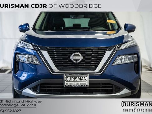 Used 2023 Nissan Rogue Platinum AWD/4WD image 2