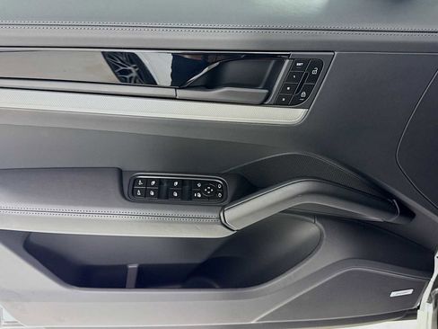 New 2026 Porsche Cayenne S image 11