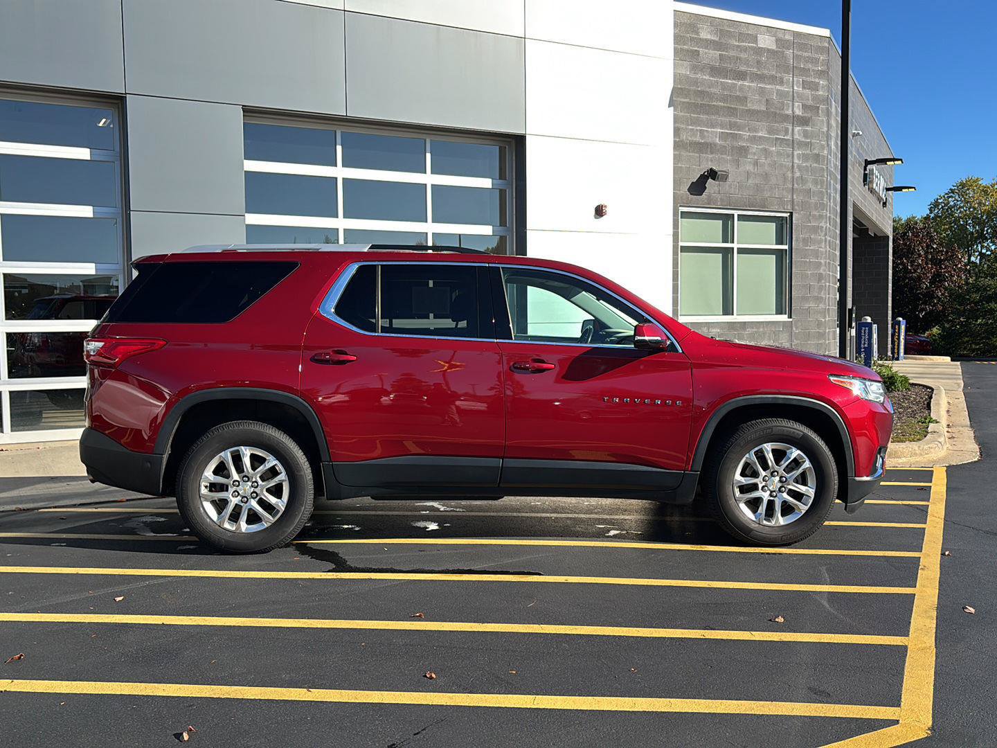 Used 2018 Chevrolet Traverse LT w/ LPO, Floor Liner Package AWD/4WD image 5