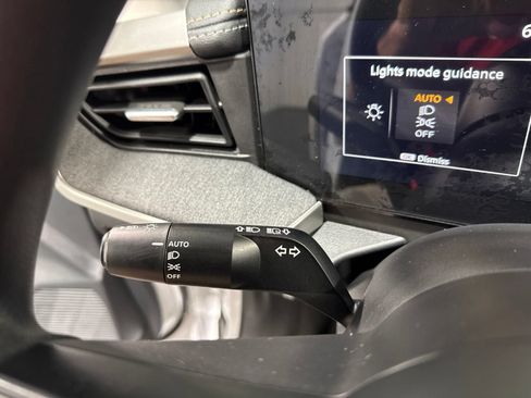 Used 2025 Nissan Kicks SV FWD image 31