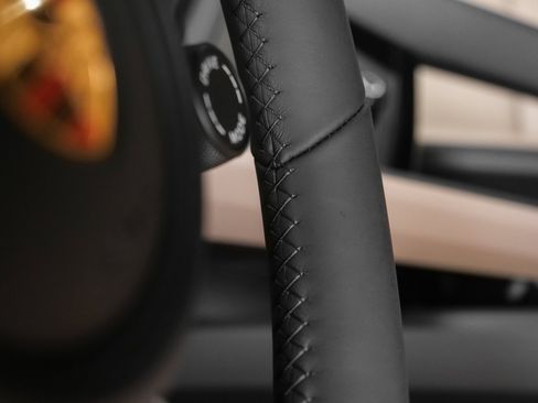 Used 2025 Porsche Macan Electric image 32