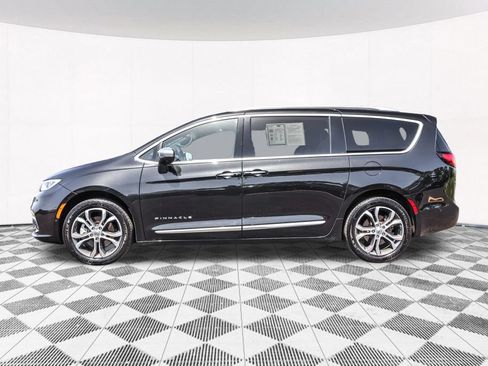 Used 2022 Chrysler Pacifica Pinnacle AWD/4WD image 17