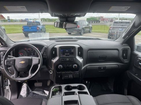 Used 2022 Chevrolet Silverado 1500 Custom AWD/4WD image 28