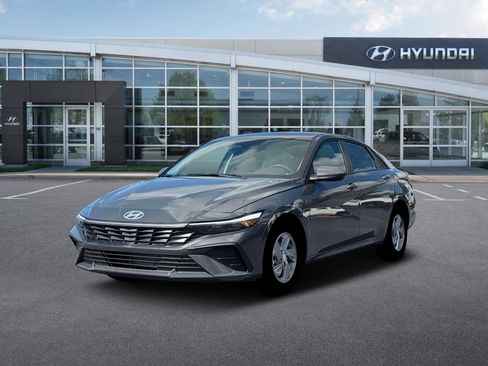 New 2026 Hyundai Elantra SE FWD image 1