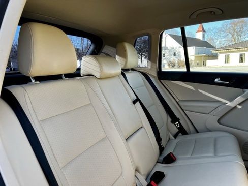 Used 2016 Volkswagen Tiguan S image 22