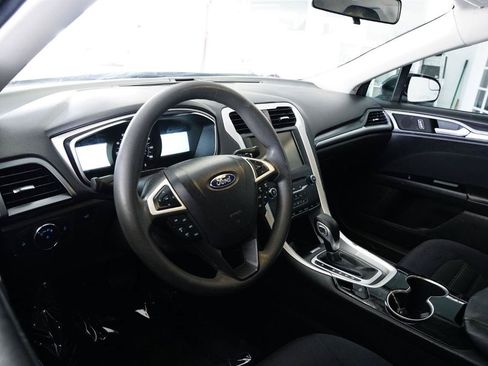 Used 2015 Ford Fusion SE FWD image 17