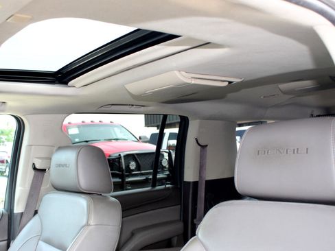 Used 2017 GMC Yukon XL Denali w/ Open Road Package image 14