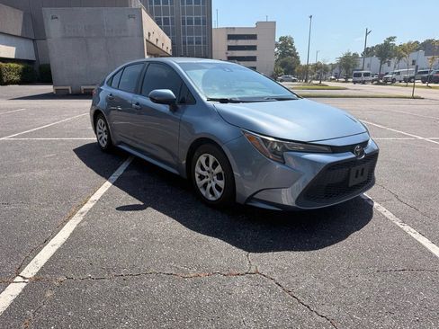 Used 2021 Toyota Corolla LE FWD image 5