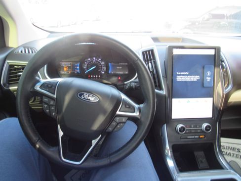 Used 2021 Ford Edge Titanium w/ Equipment Group 301A FWD image 21