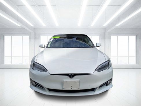 Used 2019 Tesla Model S 100D image 8