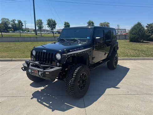 Used 2018 Jeep Wrangler Unlimited Rubicon w/ Connectivity Group AWD/4WD image 29