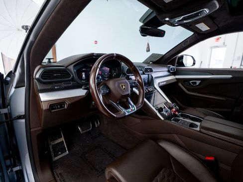 Used 2019 Lamborghini Urus image 37
