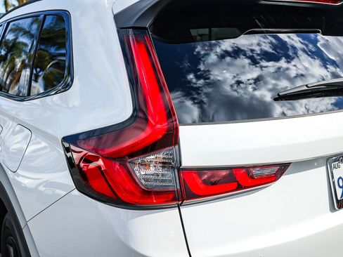 Certified 2025 Honda CR-V Sport image 8