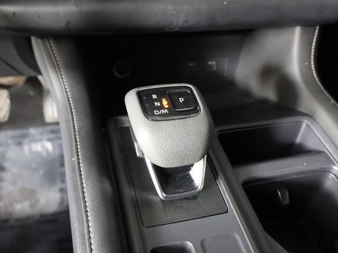 Used 2024 Nissan Pathfinder S image 44