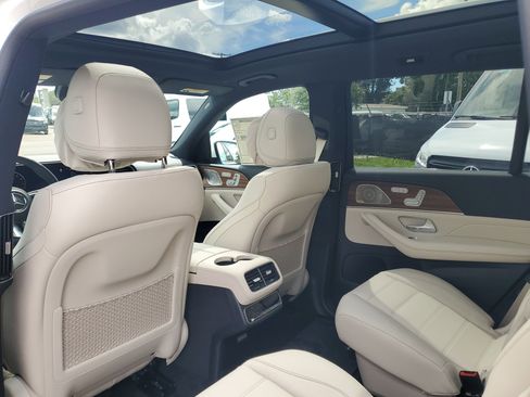 New 2026 Mercedes-Benz GLS 580 4MATIC image 13