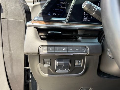 Used 2024 Cadillac Escalade ESV Sport Platinum AWD/4WD image 28