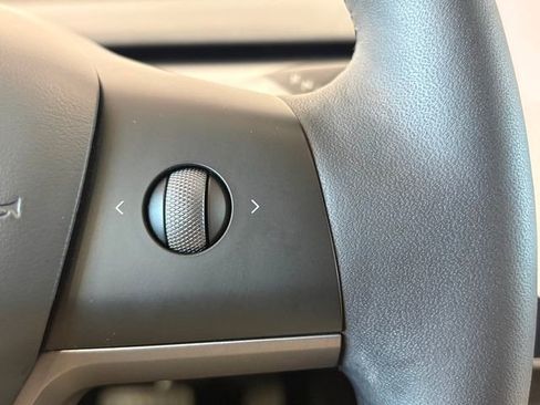 Used 2023 Tesla Model 3 Standard Range image 30