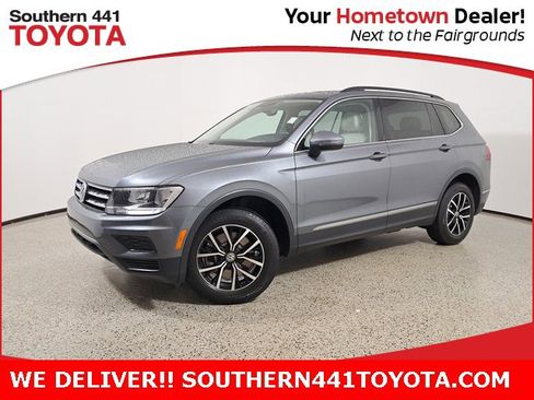 Used 2021 Volkswagen Tiguan SE w/ Panoramic Sunroof Package image 1