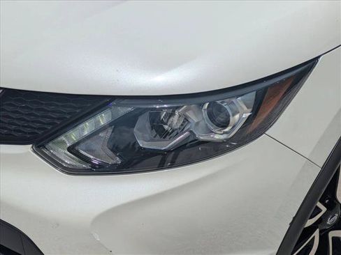 Used 2019 Nissan Rogue Sport SL w/ Premium Package FWD image 9
