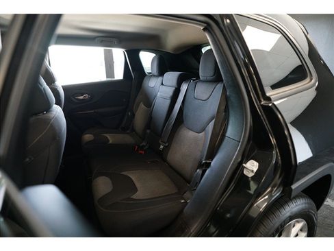 Used 2016 Jeep Cherokee Sport AWD/4WD image 12