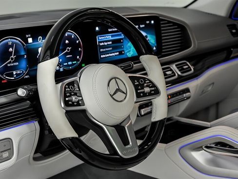 Used 2022 Mercedes-Benz Maybach GLS 600 4MATIC image 25