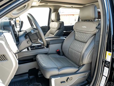 Used 2025 Ford F450 Platinum w/ Platinum Plus Package AWD/4WD image 35