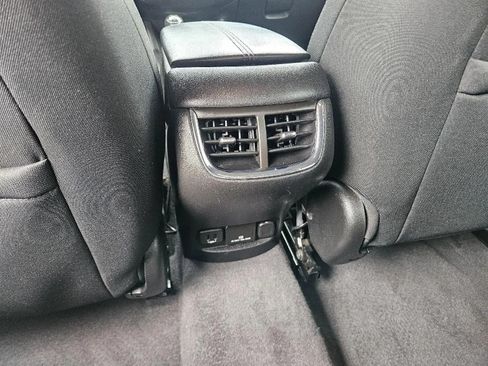 Used 2018 Chevrolet Malibu LT FWD image 17