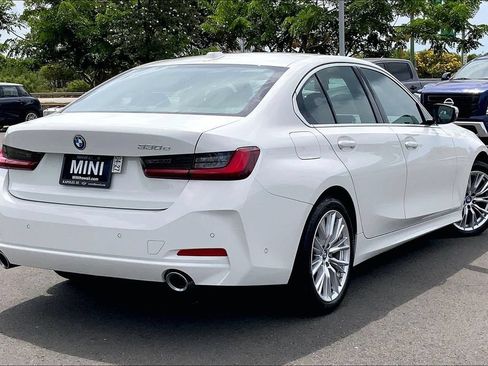 Used 2024 BMW 330e w/ Convenience Package RWD image 12