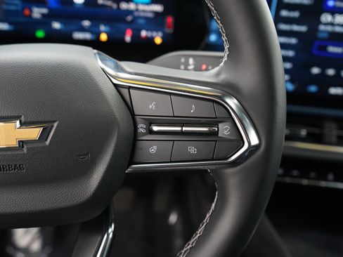 Used 2024 Chevrolet Equinox EV LT image 24