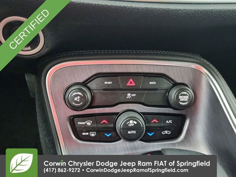 Used 2016 Dodge Challenger SXT image 24