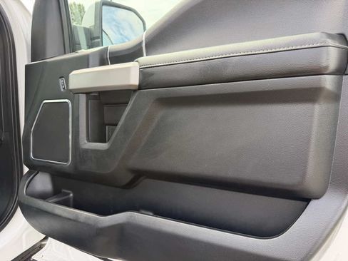 Used 2018 Ford F150 Lariat w/ Equipment Group 502A Luxury AWD/4WD image 17