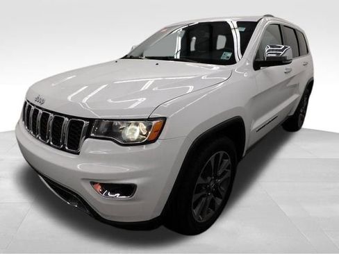 Used 2018 Jeep Grand Cherokee Limited image 16