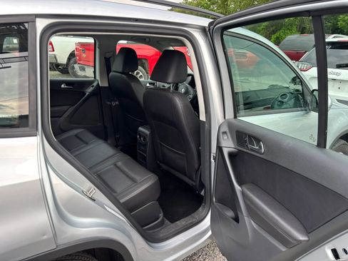 Used 2017 Volkswagen Tiguan S FWD image 18