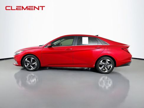 Used 2023 Hyundai Elantra Limited w/ Cargo Package FWD image 5