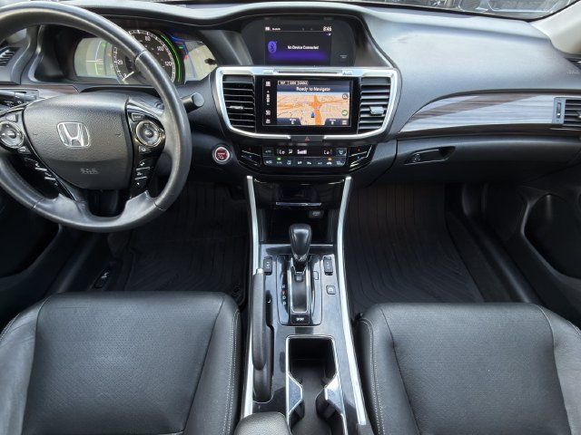 Used 2017 Honda Accord Touring image 16