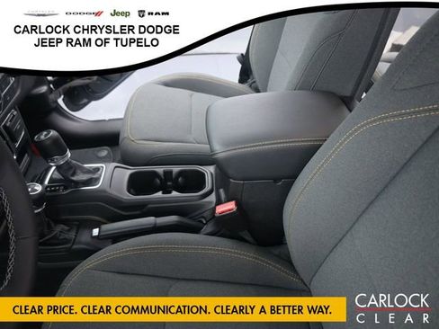 Used 2025 Jeep Wrangler Sahara AWD/4WD image 17