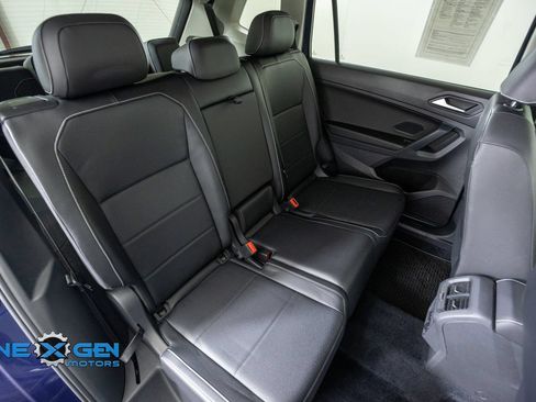 Used 2021 Volkswagen Tiguan SE FWD image 37