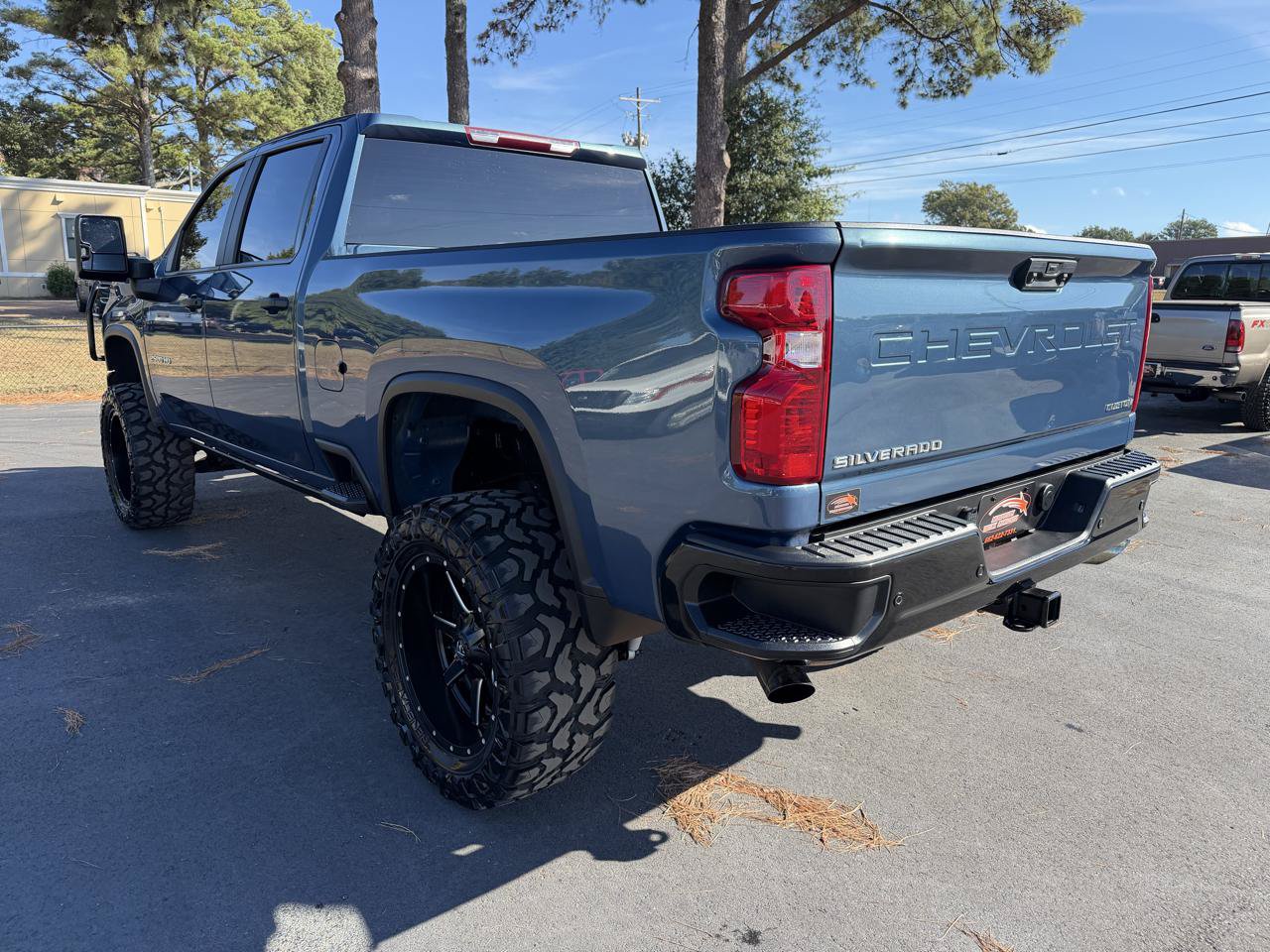 Used 2024 Chevrolet Silverado 2500 Custom w/ Custom Value Package AWD/4WD image 2