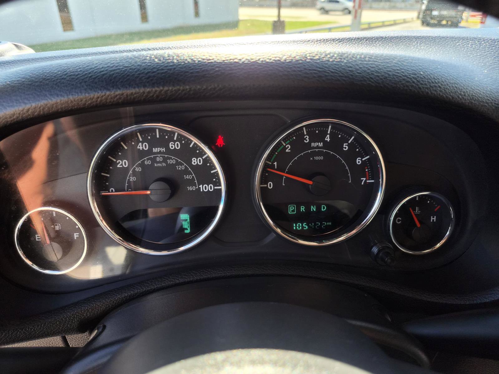 Used 2016 Jeep Wrangler Unlimited Sahara w/ Connectivity Group AWD/4WD image 23