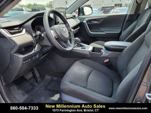 Used 2022 Toyota RAV4 XLE w/ Convenience Package image 17