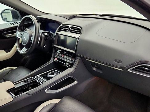 Used 2019 Jaguar F-PACE S AWD/4WD image 25
