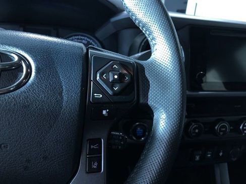 Used 2019 Toyota Tacoma TRD Sport image 21