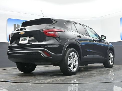 Used 2024 Chevrolet Trax LS FWD image 21