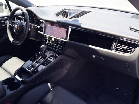 New 2026 Porsche Macan AWD/4WD image 25