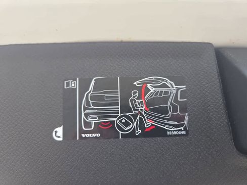 Used 2025 Volvo XC90 T8 Ultra w/ Protection Package Premier image 8