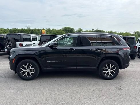 Used 2023 Jeep Grand Cherokee Limited AWD/4WD image 6