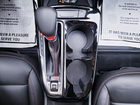 Used 2025 Chevrolet Trax RS w/ Sunroof Package image 26