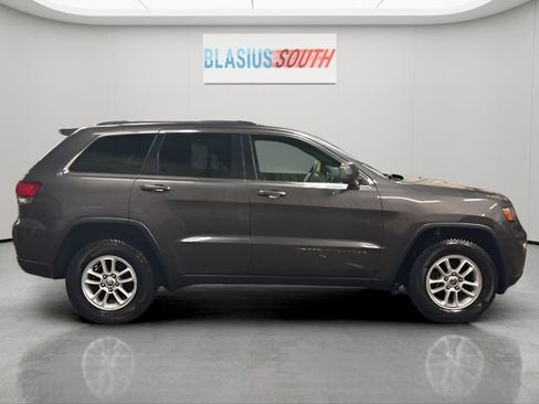 Used 2020 Jeep Grand Cherokee Laredo AWD/4WD image 2