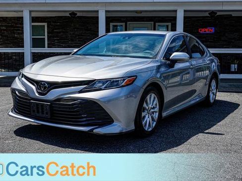 Used 2018 Toyota Camry LE w/ Convenience Package FWD image 12